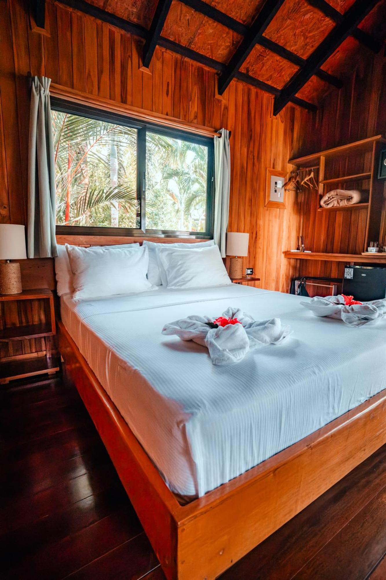 Natural Drake Bay Hotel Boutique Room photo